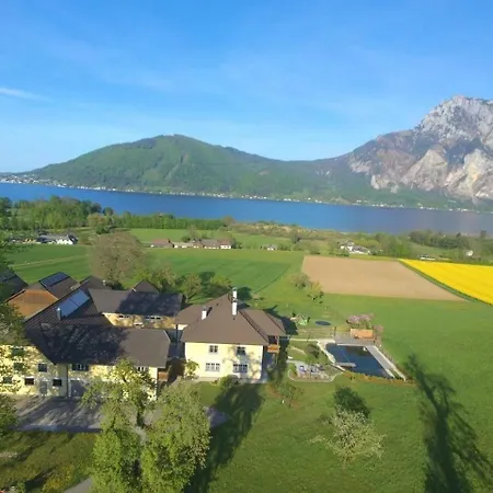 In Am Traunsee Mit Panoramablick